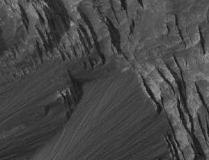 HiRISE - Melas Chasma