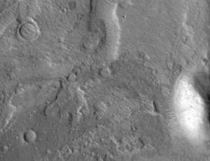 HiRISE - Hypanis Vallis