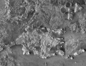 HiRISE - Fossae Crater